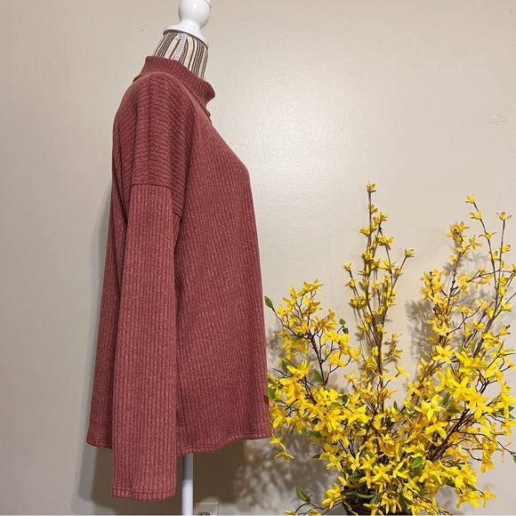 Vanilla Bay Heathered Burgundy Left Sleeve Cutout Long Sleeve Sweater - Size L - Picture 7 of 7